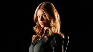 Atriz de Agents of SHIELD revela planos frustrados para Mockingbird no MCU