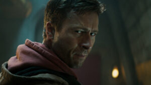 Glen Powell revela que Stephen King aprovou sua escalação em O Sobrevivente