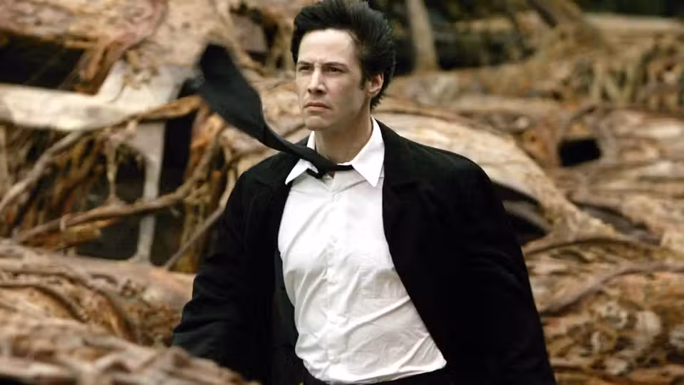 James Gunn comenta o status de ‘Constantine 2’ e revela que ainda não leu o novo roteiro