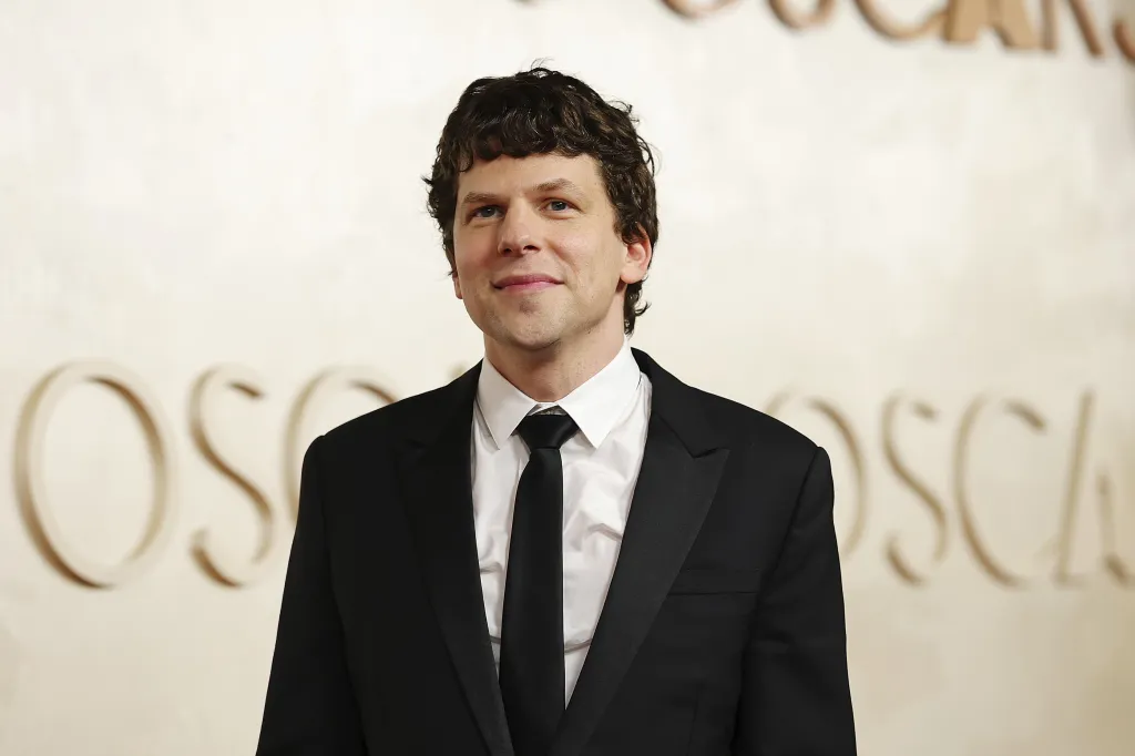 Jesse Eisenberg explica por que não retornará como Mark Zuckerberg em sequência de ‘A Rede Social’