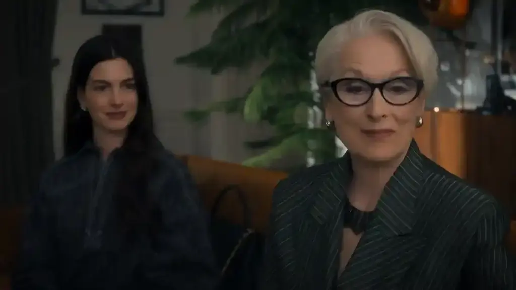 O Diabo Veste Prada 2: Novo trailer traz reencontro ácido entre Anne Hathaway e Emily Blunt